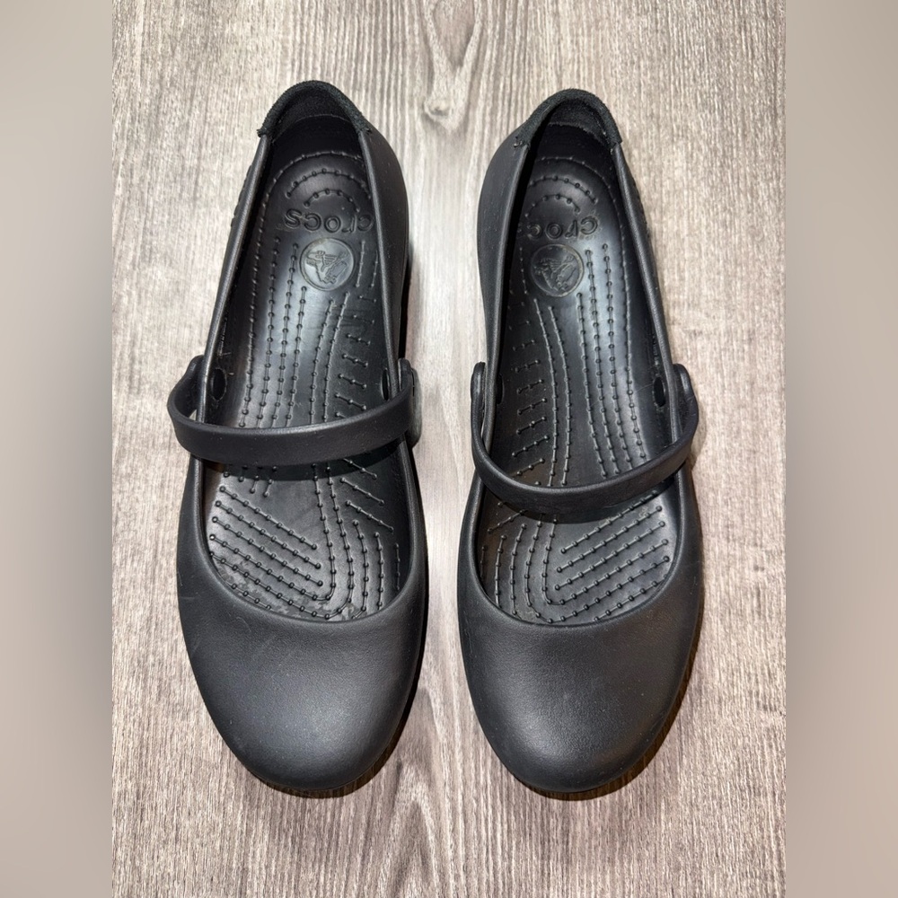 CROCS Womens Alice Mary Jane Black Closed Toe Flats With Strap Sz 7 ✨ - Picture 3 of 8